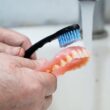czyszczenie protezy zębowej octem
